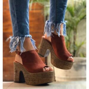 xr:d:DAFxKr9jGqI:3,j:8844349671611907469,t:23101318 Dori Camel