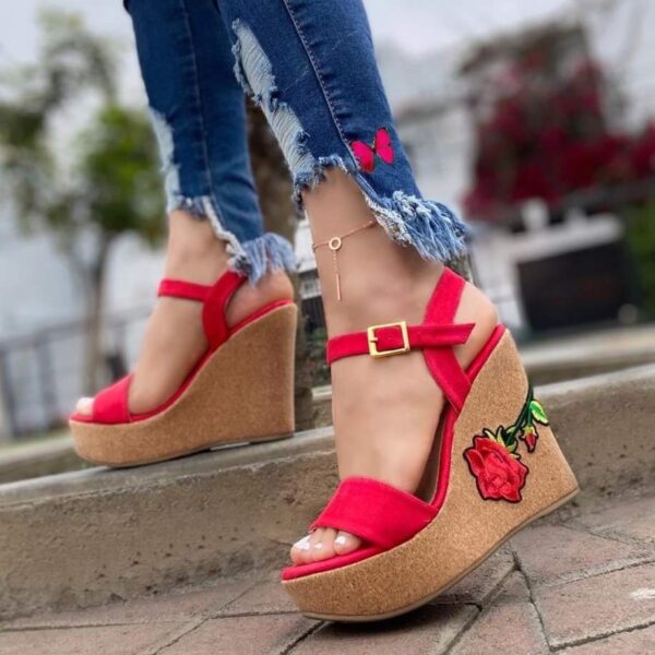 WhatsApp Image 2021-11-16 at 12.27.19 PM (1) Frida roja