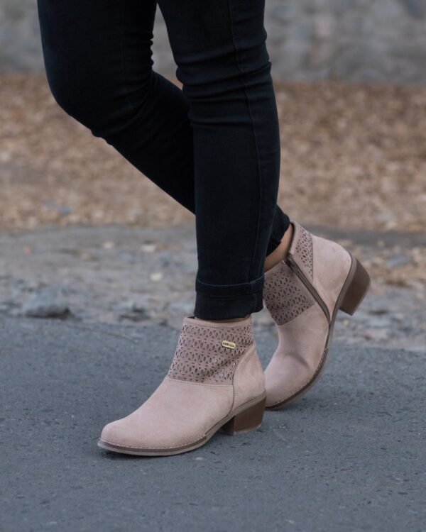 WhatsApp Image 2021-11-20 at 11.23.07 AM V Beige